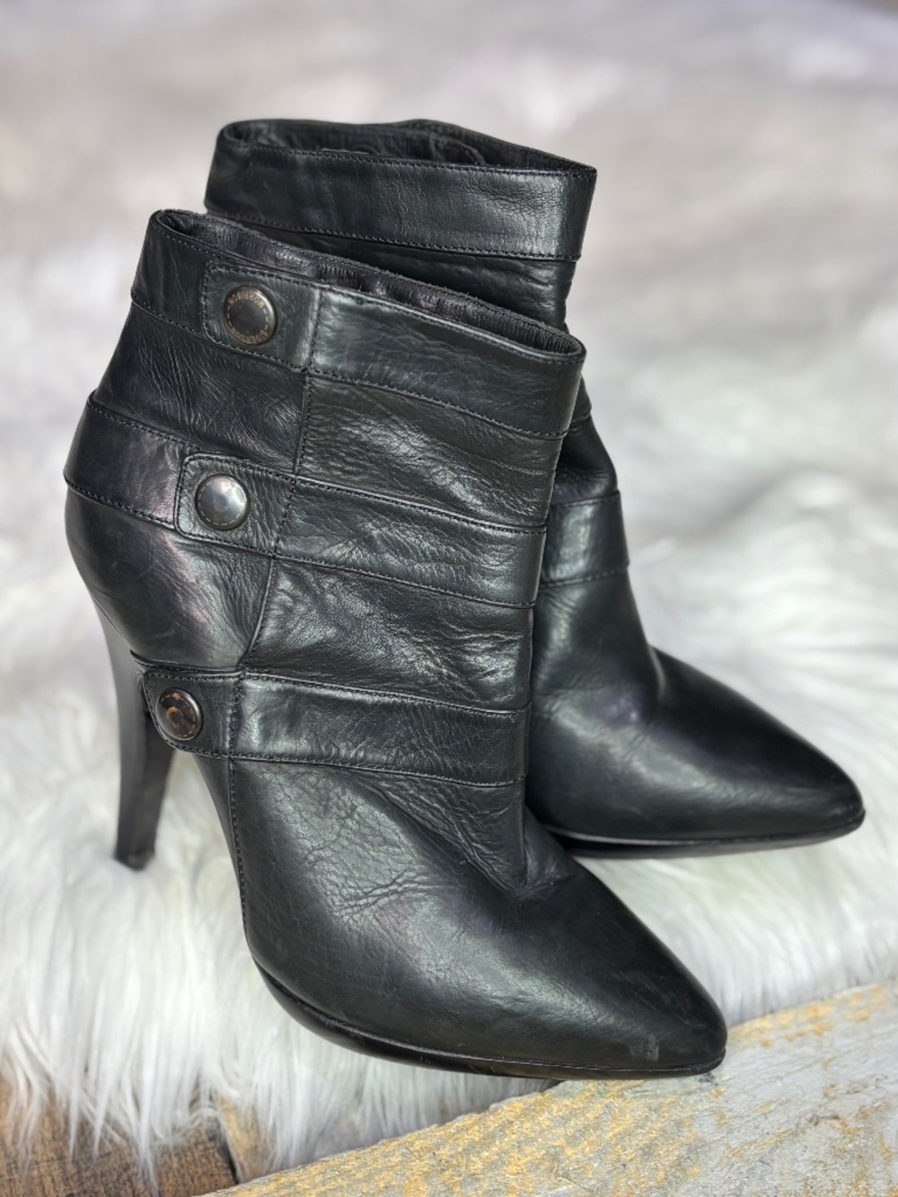 VNTG [Sigerson Morrison] 90s Y2K Black Italian Leather Ankle Bootie | Women's 6